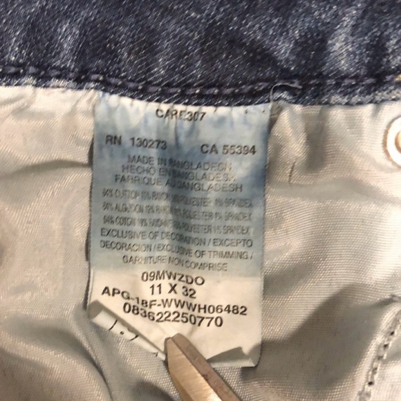 Wrangler jeans Women's 11 x 32 bootcut denim blue jean EUC western cowgirl - Picture 5 of 5